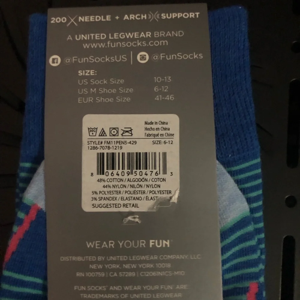 Men’s Striped Blue Crew Socks with Geometric triangles